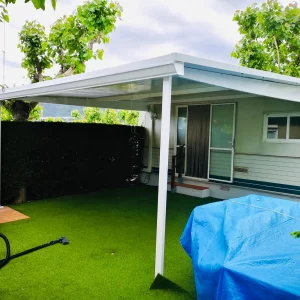 Antes y después de renovar el tejado con paneles sándwich en vivienda